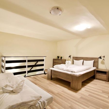 Ecostay Apartment Zoltan Street Budapest Bagian luar foto