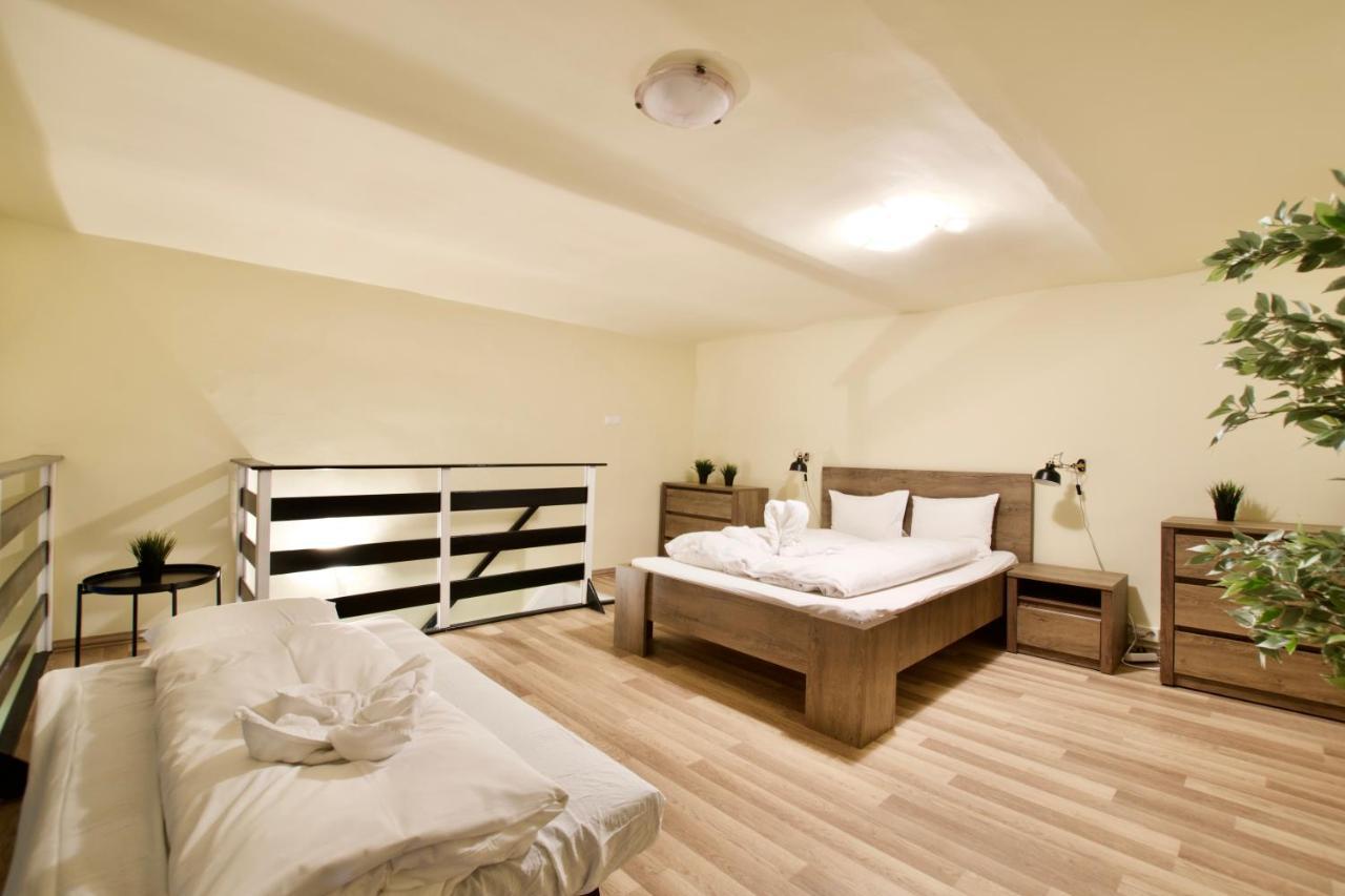 Ecostay Apartment Zoltan Street Budapest Bagian luar foto